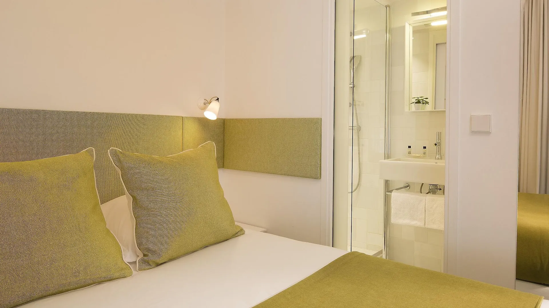 Mistral Hotel 3*