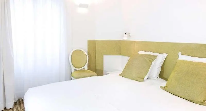 Mistral Hotel 3*